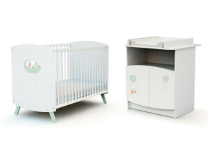 DISNEY Up In The Sky Winnie-The-Pooh Nursery Set - Up In The Sky - Solid beech and particleboard.